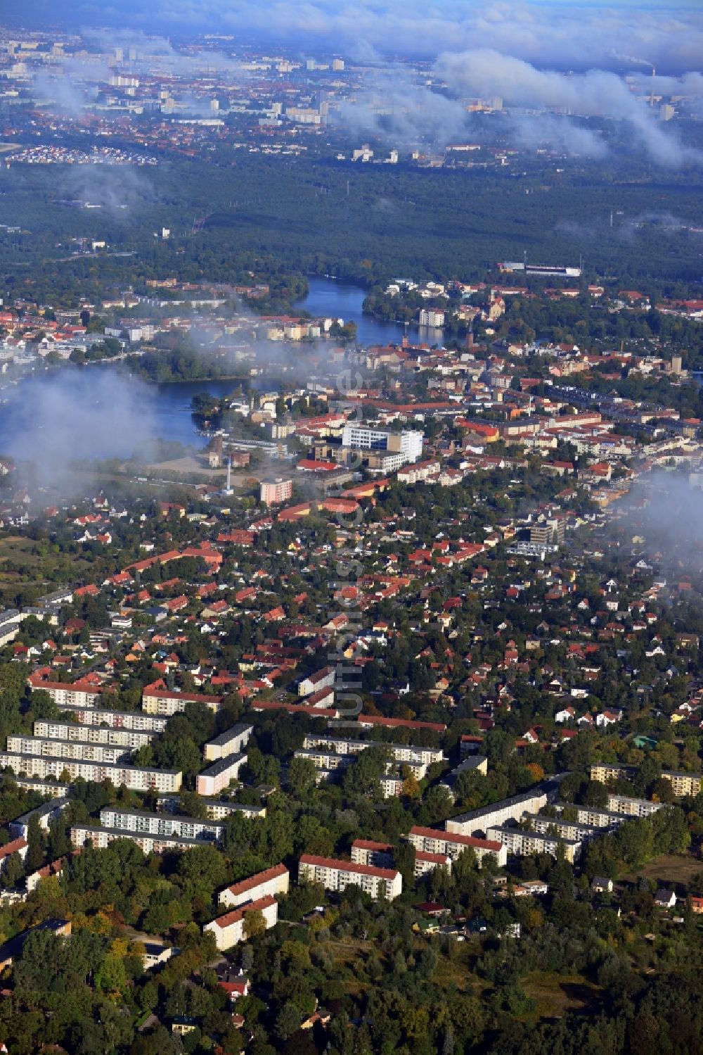 Luftaufnahme Berlin Köpenick - Wohngebiet am Feldblumenweg - Grüne Trift am Stadtrand des Stadtteiles Köpenick in Berlin