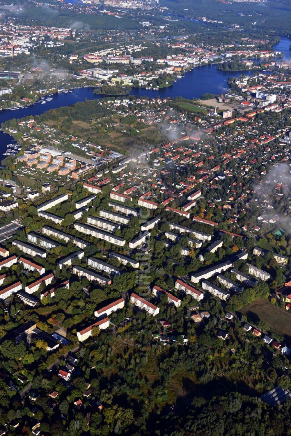 Berlin Köpenick aus der Vogelperspektive: Wohngebiet am Feldblumenweg - Grüne Trift am Stadtrand des Stadtteiles Köpenick in Berlin