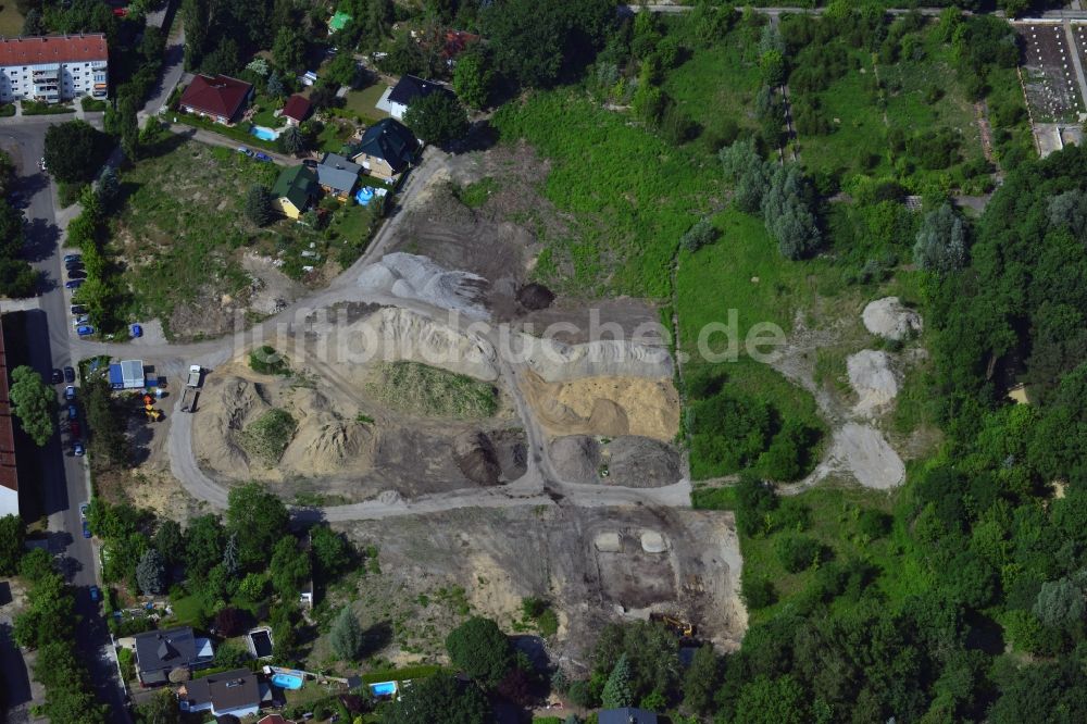 Luftaufnahme Berlin Köpenick - Wohngebiet am Feldblumenweg - Grüne Trift am Stadtrand des Stadtteiles Köpenick in Berlin