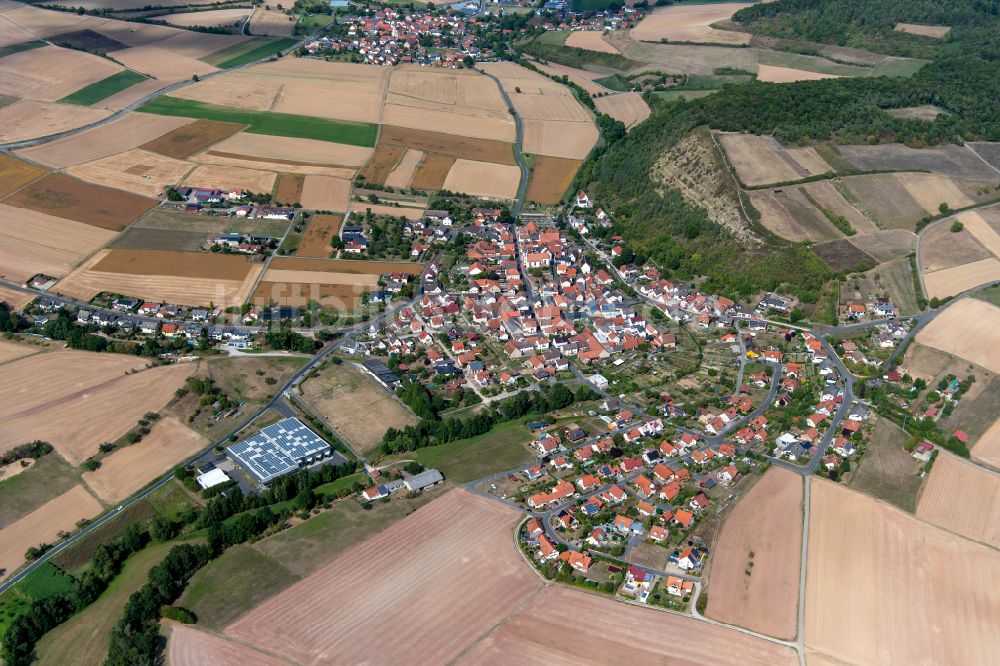 Heßdorf aus der Vogelperspektive: Wohngebiet am Feldrand in Heßdorf im Bundesland Bayern, Deutschland