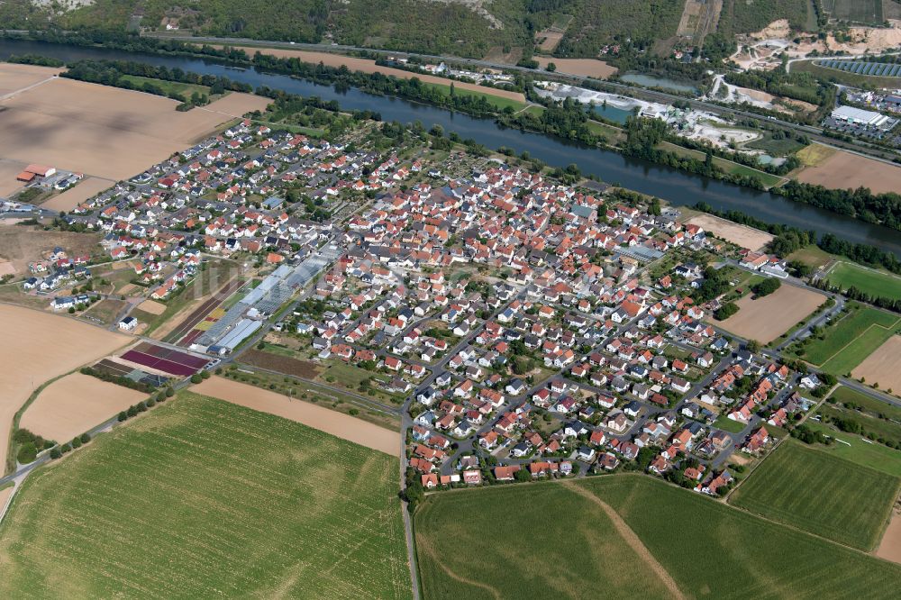 Karlburg von oben - Wohngebiet am Feldrand in Karlburg im Bundesland Bayern, Deutschland