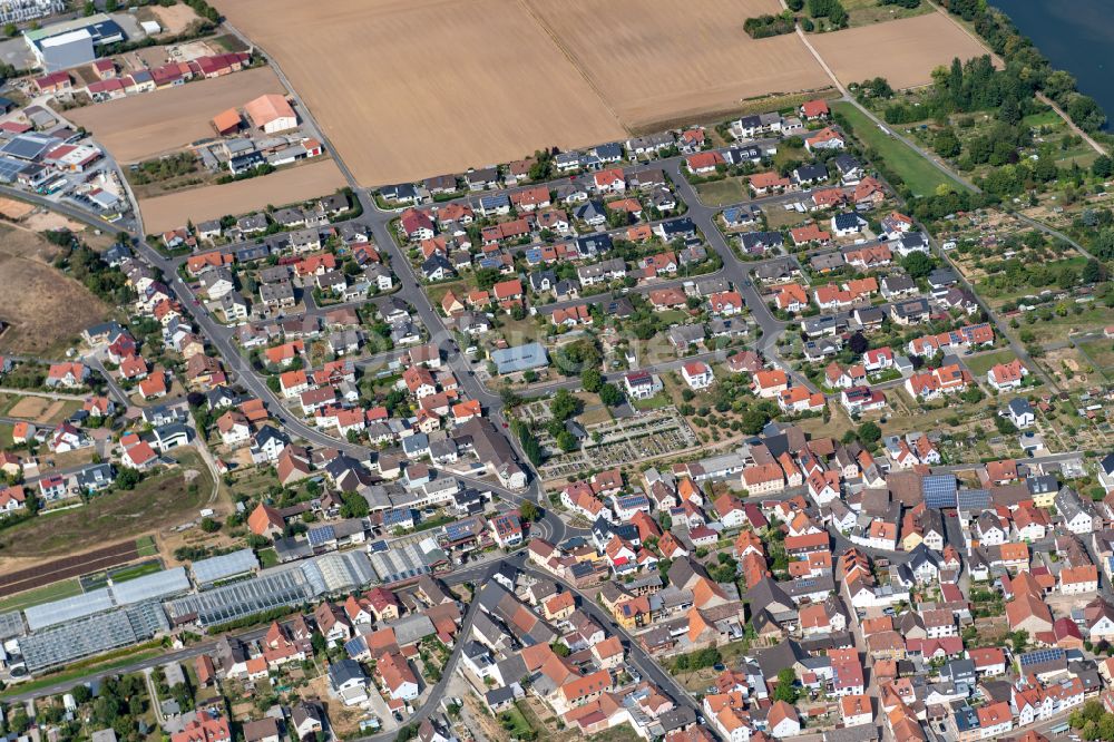 Karlburg von oben - Wohngebiet am Feldrand in Karlburg im Bundesland Bayern, Deutschland