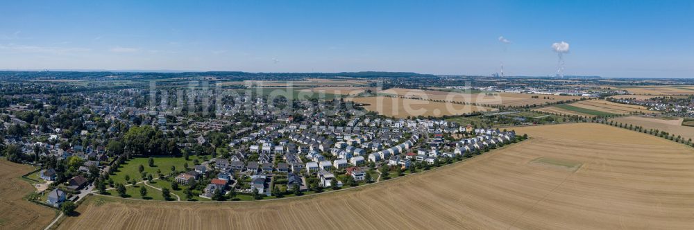 Köln aus der Vogelperspektive: Wohngebiet am Feldrand in Köln im Bundesland Nordrhein-Westfalen, Deutschland