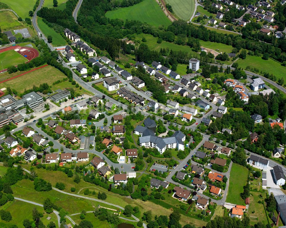 Naila-Froschgrün von oben - Wohngebiet am Feldrand in Naila-Froschgrün im Bundesland Bayern, Deutschland