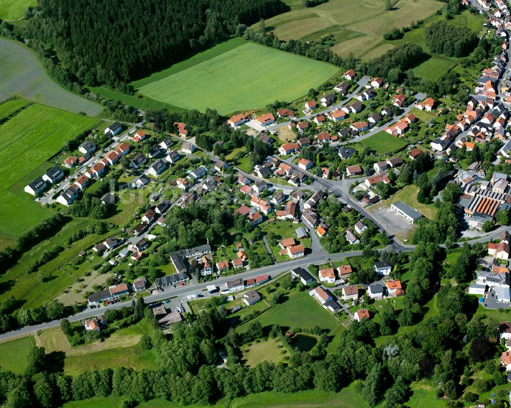 Neuenreuth aus der Vogelperspektive: Wohngebiet am Feldrand in Neuenreuth im Bundesland Bayern, Deutschland