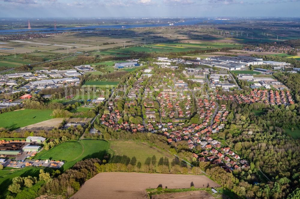 Stade von oben - Wohngebiet am Feldrand im Ortsteil Ottenbeck in Stade im Bundesland Niedersachsen, Deutschland