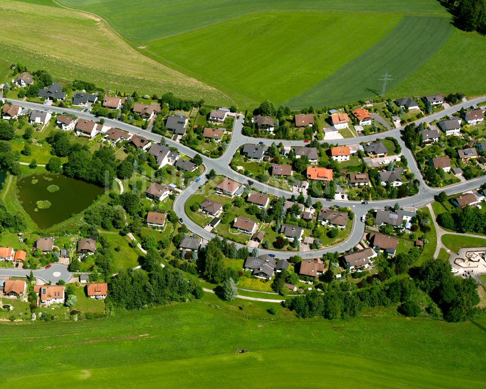 Luftbild Straas - Wohngebiet am Feldrand in Straas im Bundesland Bayern, Deutschland