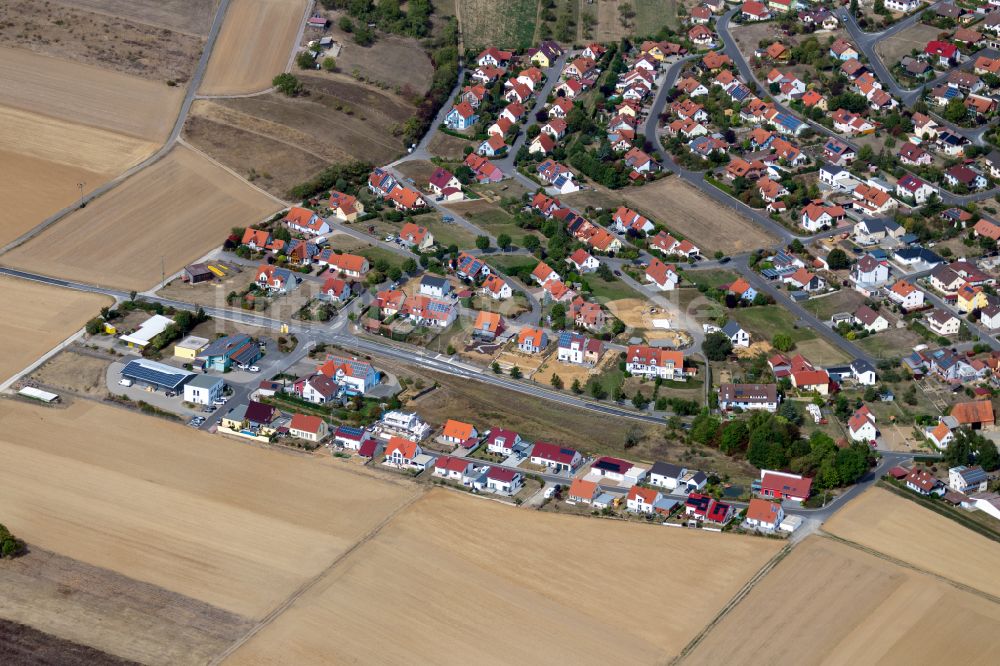 Urspringen aus der Vogelperspektive: Wohngebiet am Feldrand in Urspringen im Bundesland Bayern, Deutschland