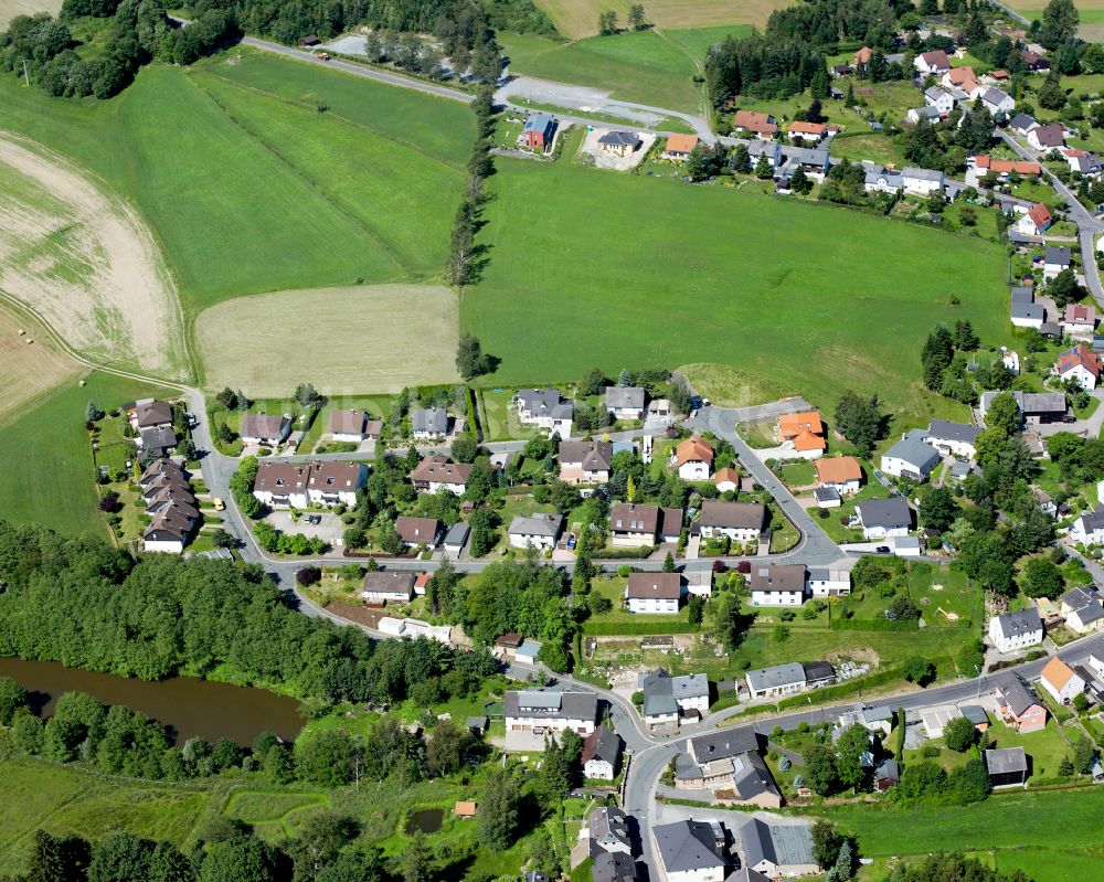 Luftbild Zell im Fichtelgebirge - Wohngebiet am Feldrand in Zell im Fichtelgebirge im Bundesland Bayern, Deutschland