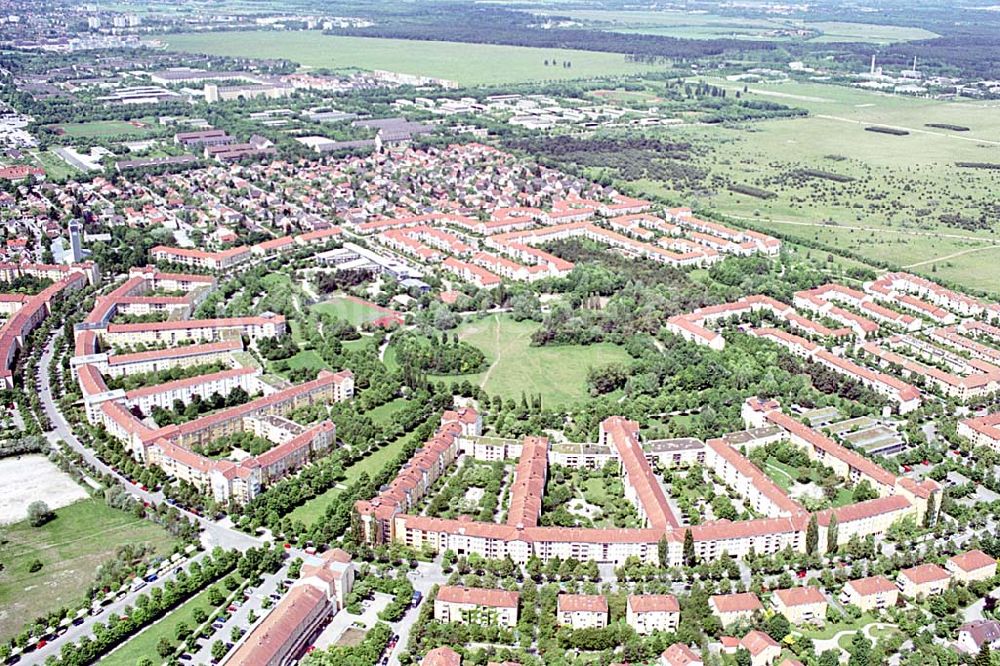 München/ Bayern aus der Vogelperspektive: Wohngebiet an der Frottmaninger Heide am Carl-Orff-Bogen. Ort: München/ Bayern Datum: 24.05.2003