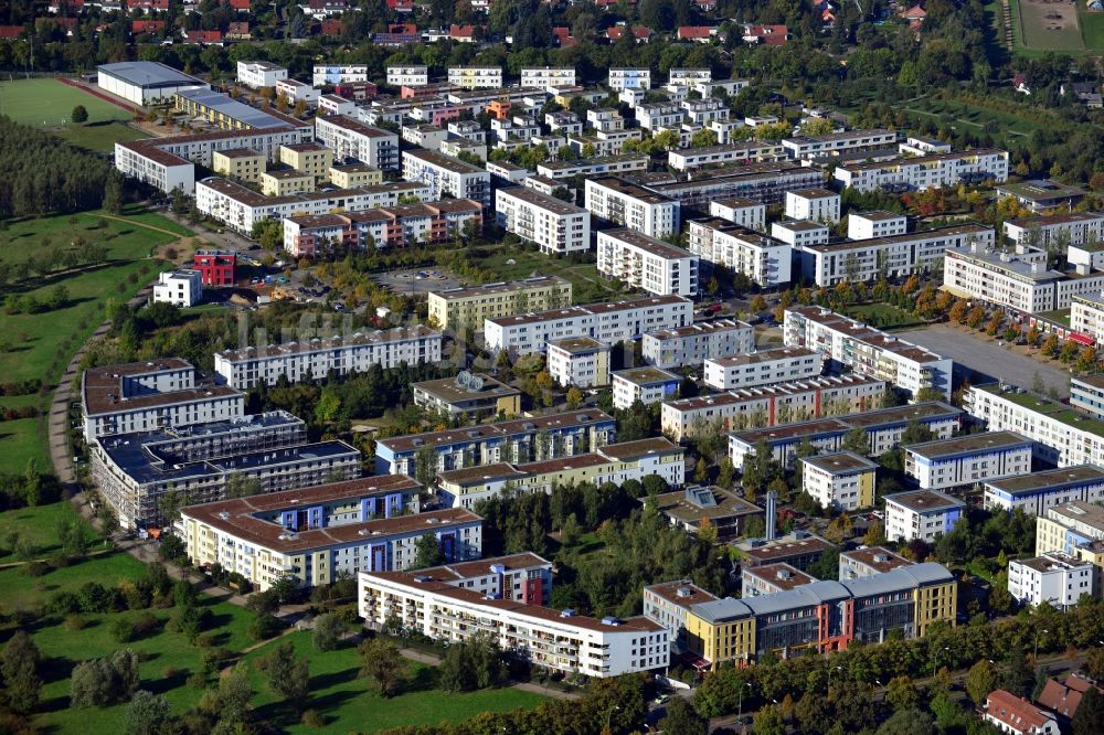 Luftbild Berlin - Wohngebiet Gartenstadt Rudow im Süden des Bezirks Neukölln in Berlin