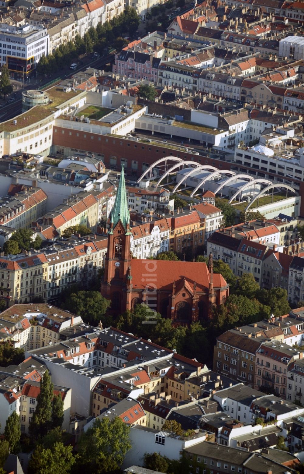 Luftbild Berlin Prenzlauer Berg - Wohngebiet an der Gethsemanekirche an der Stargarder Straße im Prenzlauer Berg von Berlin