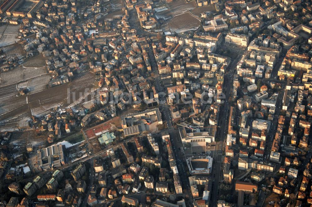 Bozen aus der Vogelperspektive: Wohngebiet Gries-Quirein um den Gerichtsplatz in Bozen (Bolzano) in Italien