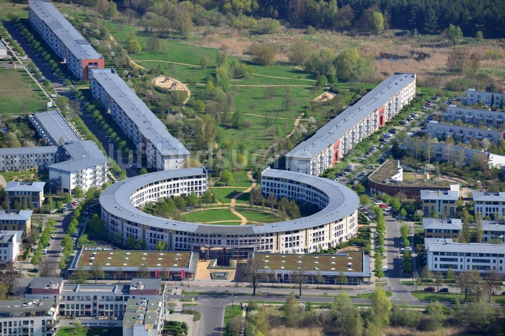 Luftaufnahme Falkensee - Wohngebiet der Herlitzsiedlung an der Spandauer Straße / Horkheimerstraße in Falkensee im Bundesland Brandenburg