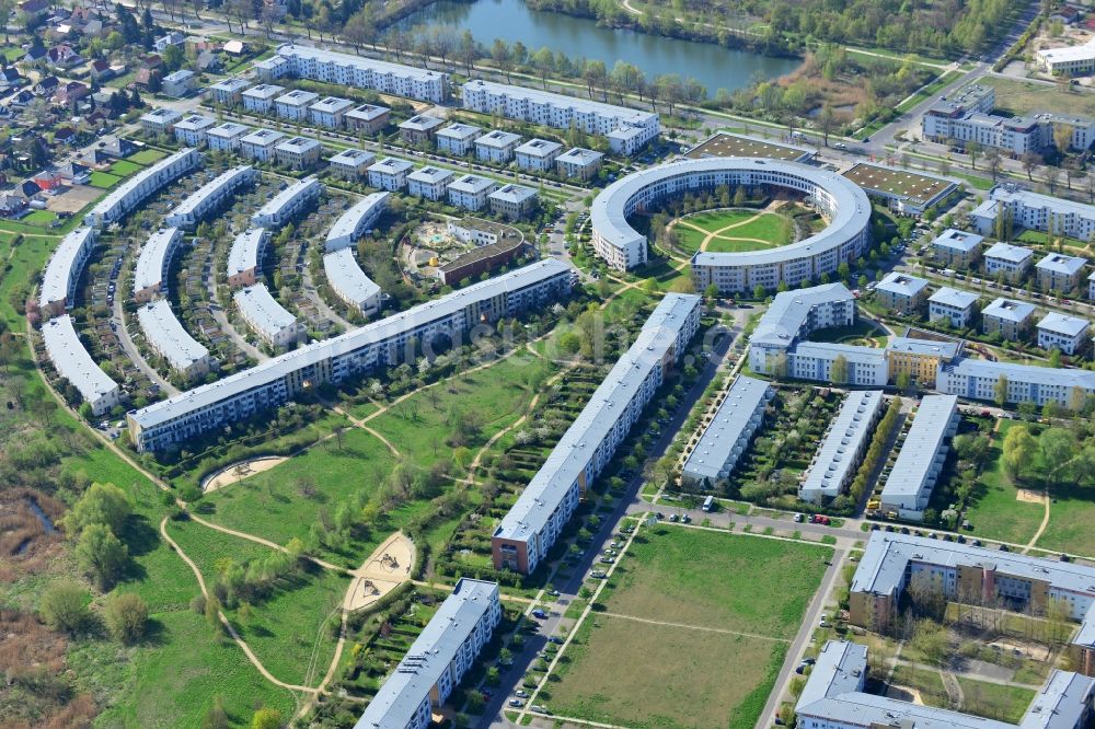 Falkensee von oben - Wohngebiet der Herlitzsiedlung an der Spandauer Straße / Horkheimerstraße in Falkensee im Bundesland Brandenburg