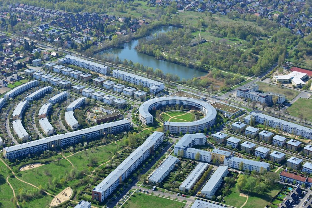 Falkensee aus der Vogelperspektive: Wohngebiet der Herlitzsiedlung an der Spandauer Straße / Horkheimerstraße in Falkensee im Bundesland Brandenburg