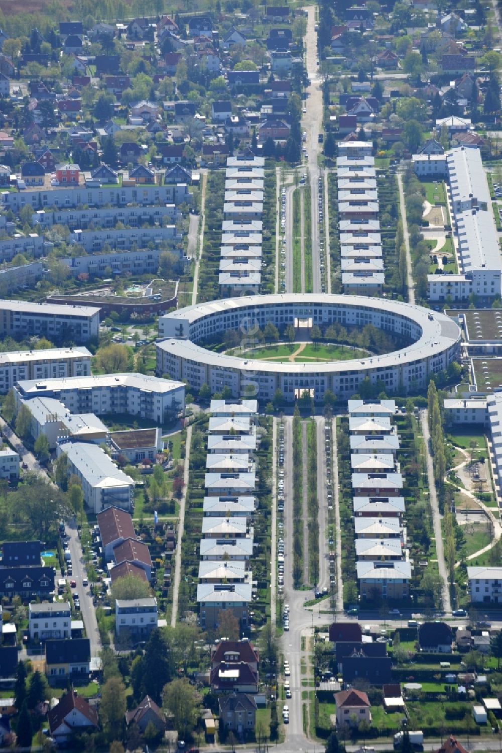 Luftaufnahme Falkensee - Wohngebiet der Herlitzsiedlung an der Spandauer Straße / Horkheimerstraße in Falkensee im Bundesland Brandenburg