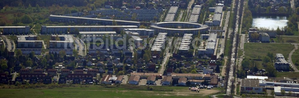 Falkensee aus der Vogelperspektive: Wohngebiet der Herlitzsiedlung an der Spandauer Straße / Horkheimerstraße in Falkensee im Bundesland Brandenburg