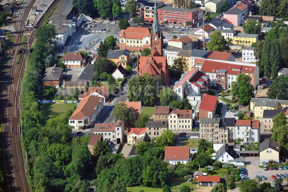 Luftaufnahme Bernau - Wohngebiet an der Herz-Jesu-Kirche im Stadtzentrum von Bernau