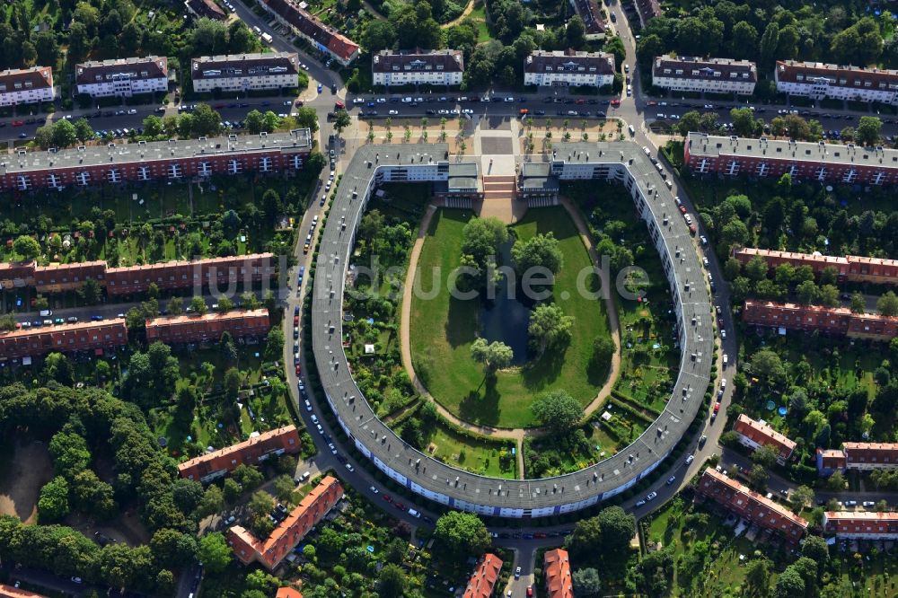 Luftaufnahme Berlin - Wohngebiet Hufeisensiedlung in Berlin - Britz