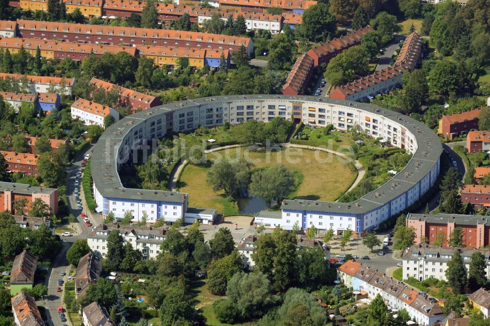 Luftaufnahme Berlin - Wohngebiet Hufeisensiedlung in Berlin - Britz