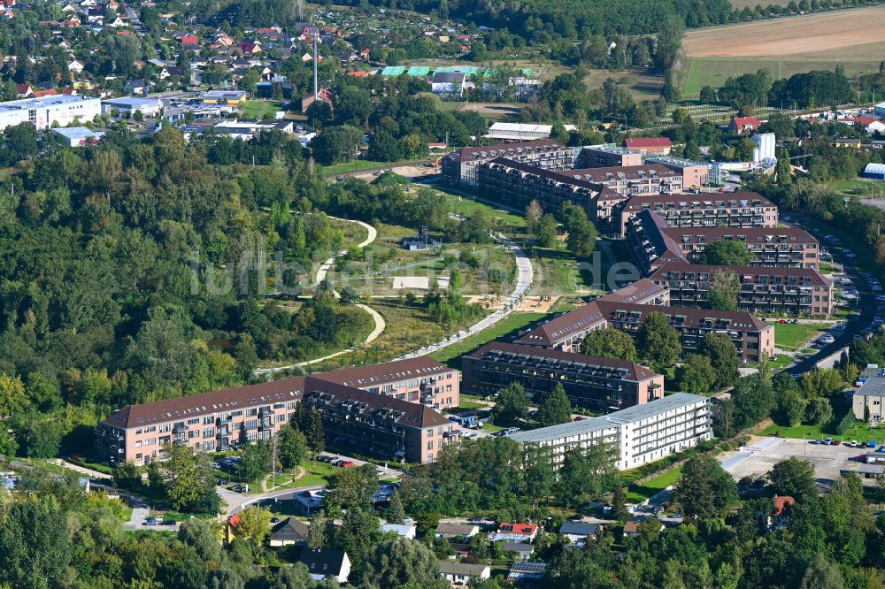 Bernau aus der Vogelperspektive: Wohngebiet Kasernenbogen Panke-Park - Pankebogen in Bernau im Bundesland Brandenburg, Deutschland