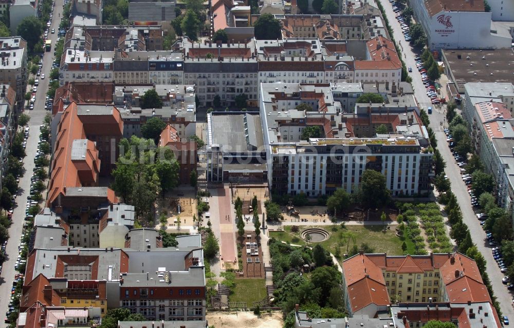 Berlin aus der Vogelperspektive: Wohngebiet mit Kinderspielplatz im Berliner Ortsteil Prenzlauer Berg