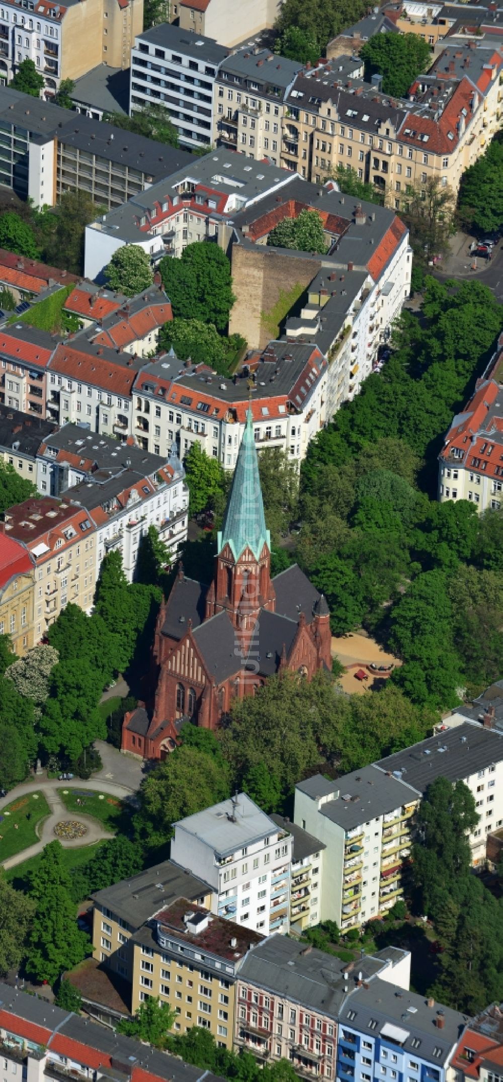 Berlin Wilmersdorf von oben - Wohngebiet an der Kirche am Ludwigskirchplatz im Stadtteil Wilmersdorf in Berlin