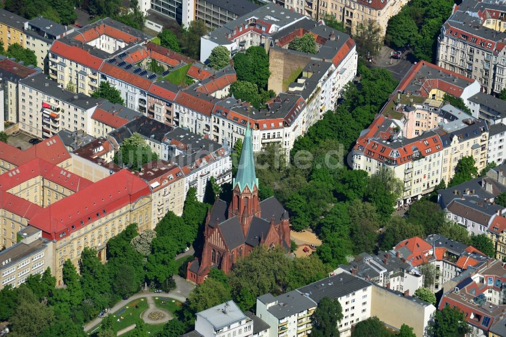 Luftbild Berlin Wilmersdorf - Wohngebiet an der Kirche am Ludwigskirchplatz im Stadtteil Wilmersdorf in Berlin