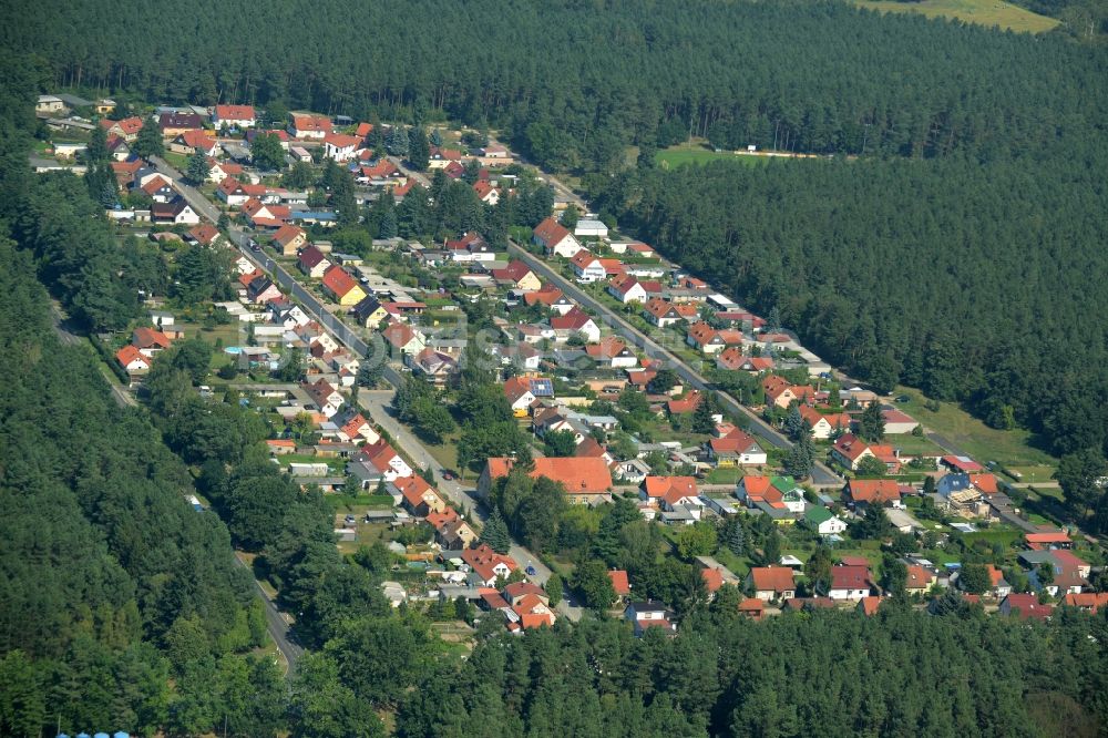 Luftaufnahme Kummersdorf-Gut - Wohngebiet Am Königsgraben in einem Waldstück im Osten von Kummersdorf-Gut im Bundesland Brandenburg