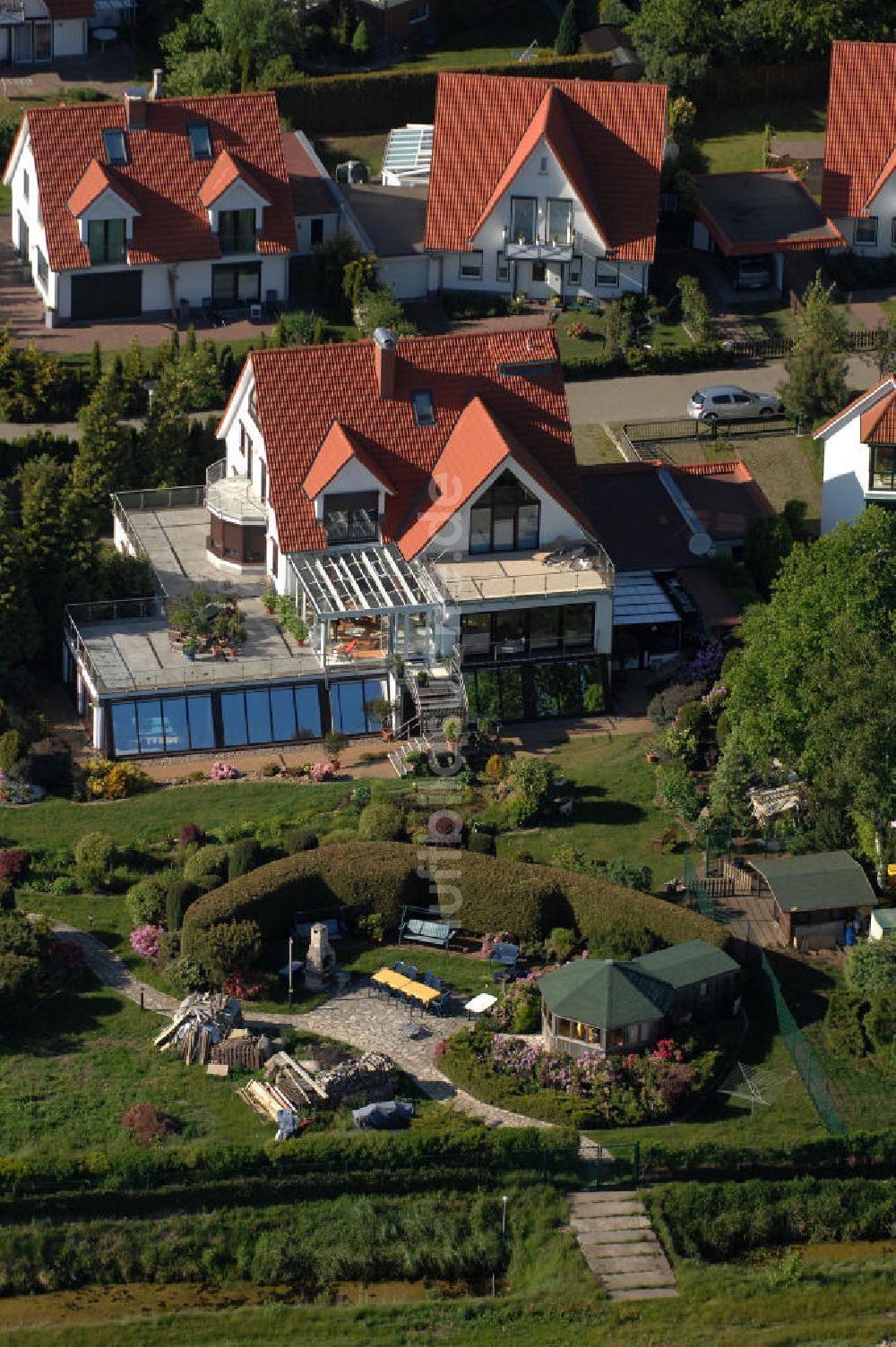 Graal-Müritz von oben - Wohngebiet Koppenheide der HAWO Bauträger KG in unmittelbarer Strandnähe im Ostseeheilbad Graal-Müritz