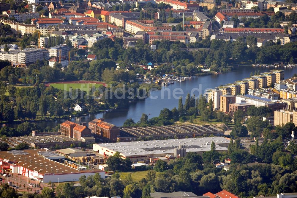 Luftbild Berlin - Wohngebiet in Köpenick mit dem Mellowpark im Vordergrund in Berlin