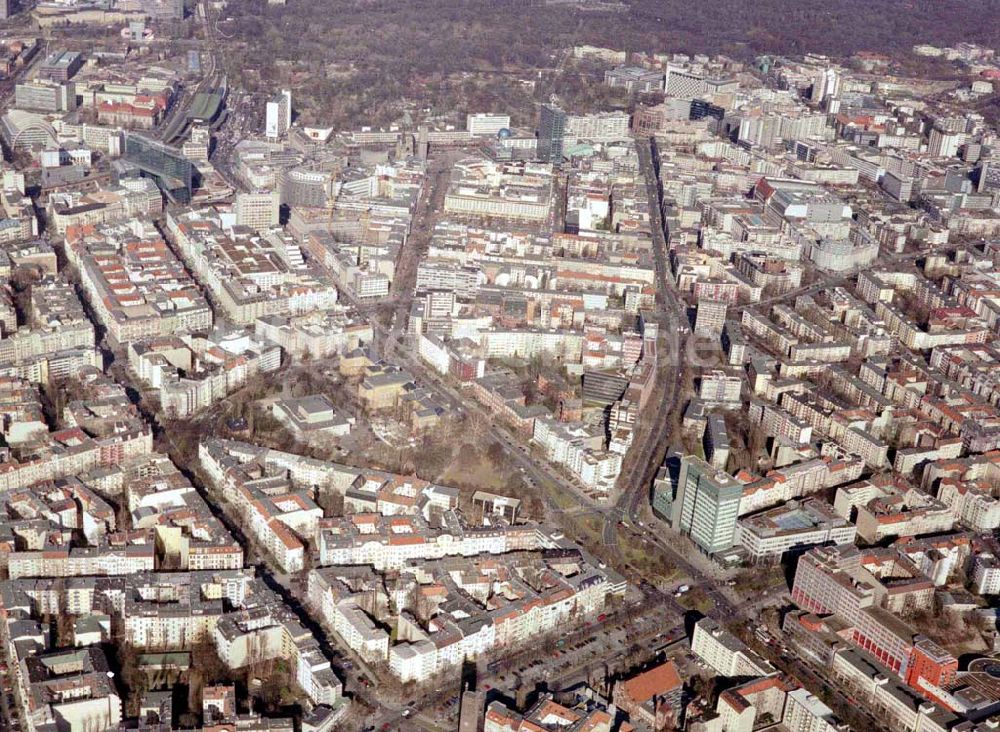 Luftbild Berlin – Wilmersdorf - Wohngebiet an der Kreuzung Bundesallee, Hohenzollerndamm, Nachodstraße mit Blick in Richtung Bahnhof Zoo / Gedächtniskirche mit dem IBB-Hochhaus und dem Park an der Meier-Otto-Straße in Berlin-Wilmersdor