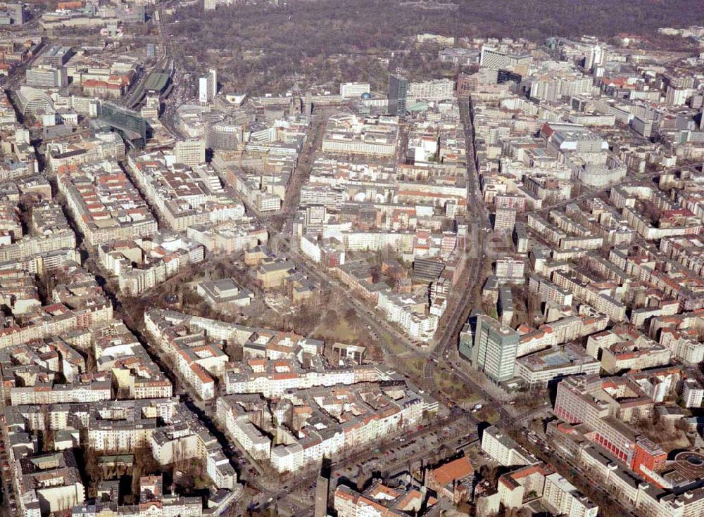 Luftaufnahme Berlin – Wilmersdorf - Wohngebiet an der Kreuzung Bundesallee, Hohenzollerndamm, Nachodstraße mit Blick in Richtung Bahnhof Zoo / Gedächtniskirche mit dem IBB-Hochhaus und dem Park an der Meier-Otto-Straße in Berlin-Wilmersdor