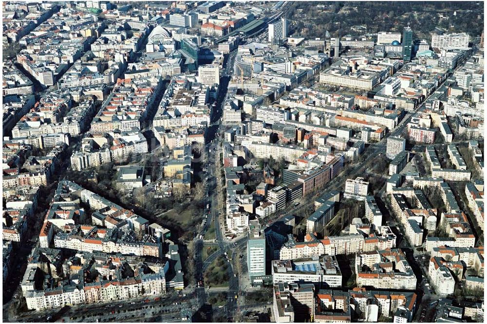 Luftaufnahme Berlin – Wilmersdorf - Wohngebiet an der Kreuzung Bundesallee, Hohenzollerndamm, Nachodstraße mit Blick in Richtung Bahnhof Zoo / Gedächtniskirche mit dem IBB-Hochhaus und dem Park an der Meier-Otto-Straße in Berlin-Wilmersdor