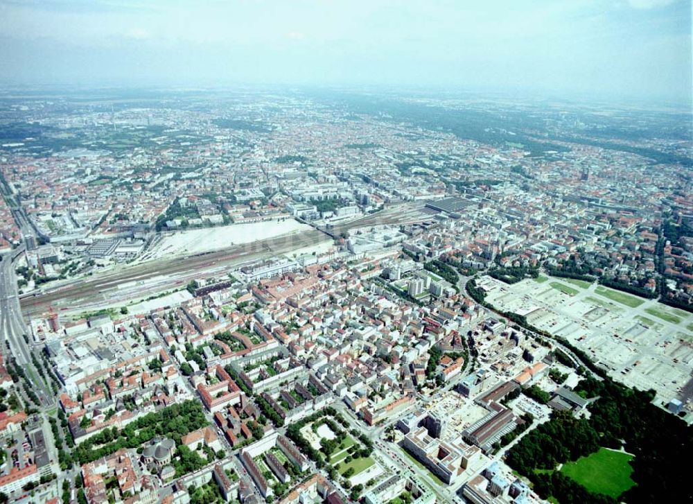 München von oben - Wohngebiet an der Landsberger Allee in München mit Blick auf die Theresienwiese.