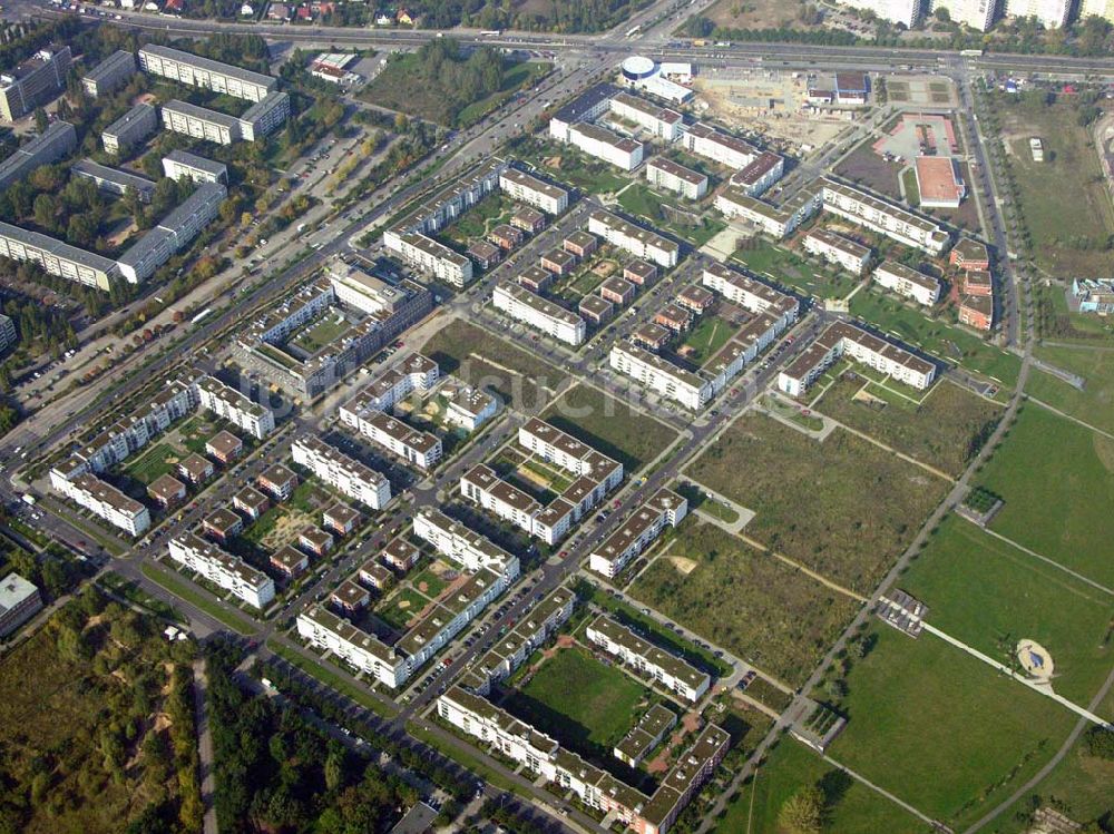 Berlin - Marzahn aus der Vogelperspektive: Wohngebiet Landsberger Tor