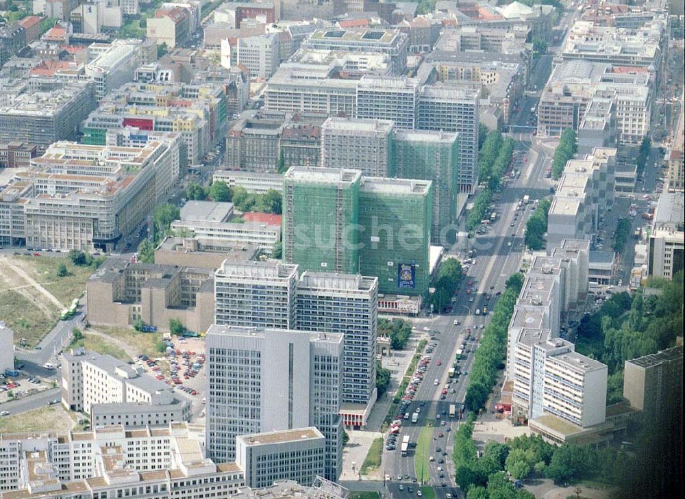 Berlin von oben - Wohngebiet an der Leipziger Straße in Berlin - Mitte.