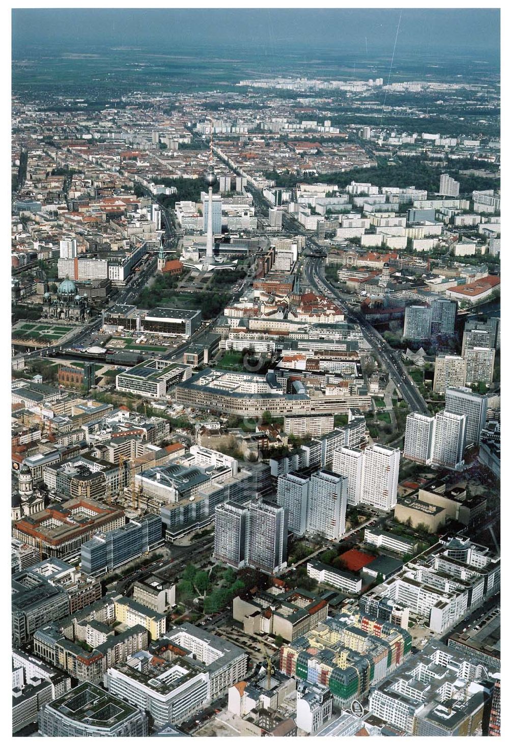 Luftbild Berlin - Wohngebiet an der Leipziger Straße in Berlin - Mitte.