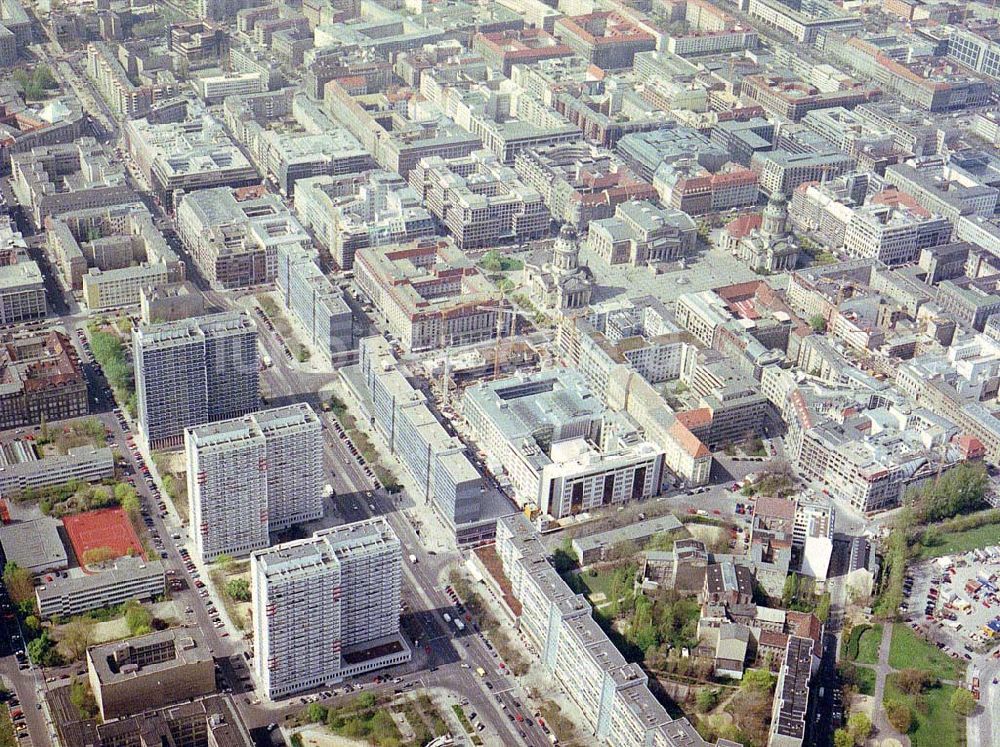 Luftbild Berlin - Wohngebiet an der Leipziger Straße in Berlin - Mitte.