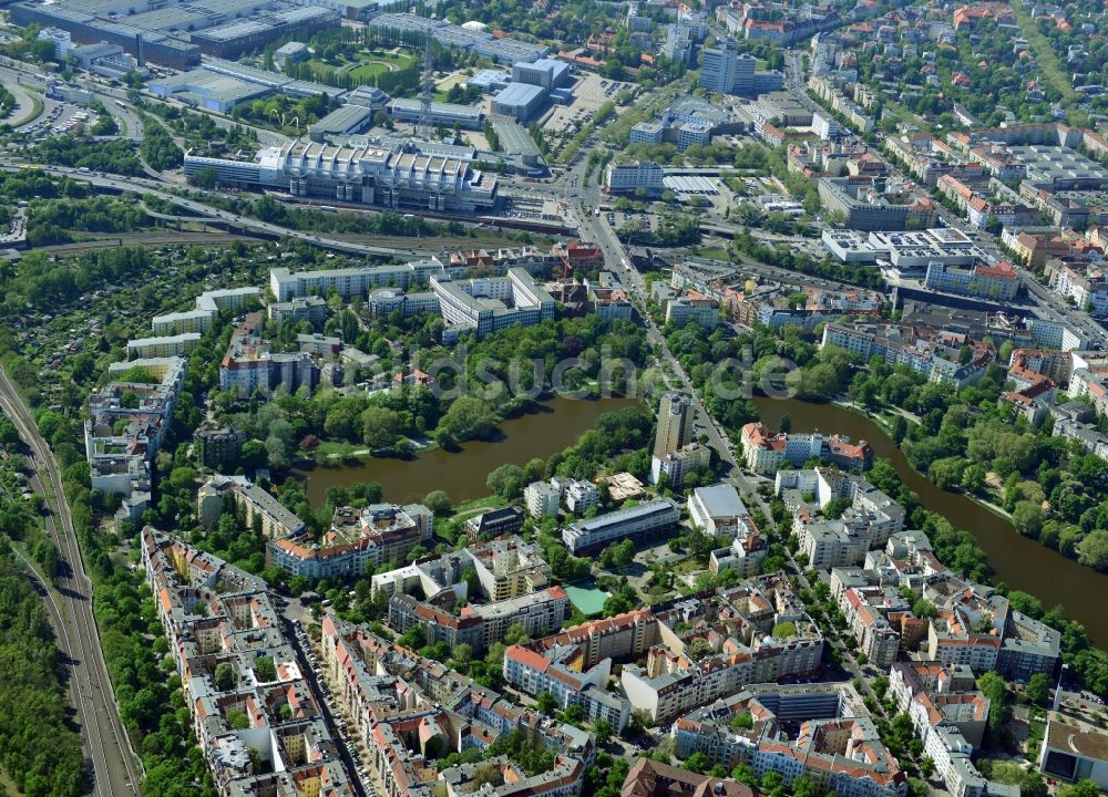 Berlin aus der Vogelperspektive: Wohngebiet am Lietzenseepark an der Neuen Kantstraße in Berlin Charlottenburg