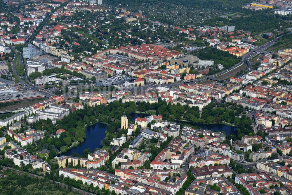 Berlin von oben - Wohngebiet am Lietzenseepark an der Neuen Kantstraße in Berlin Charlottenburg