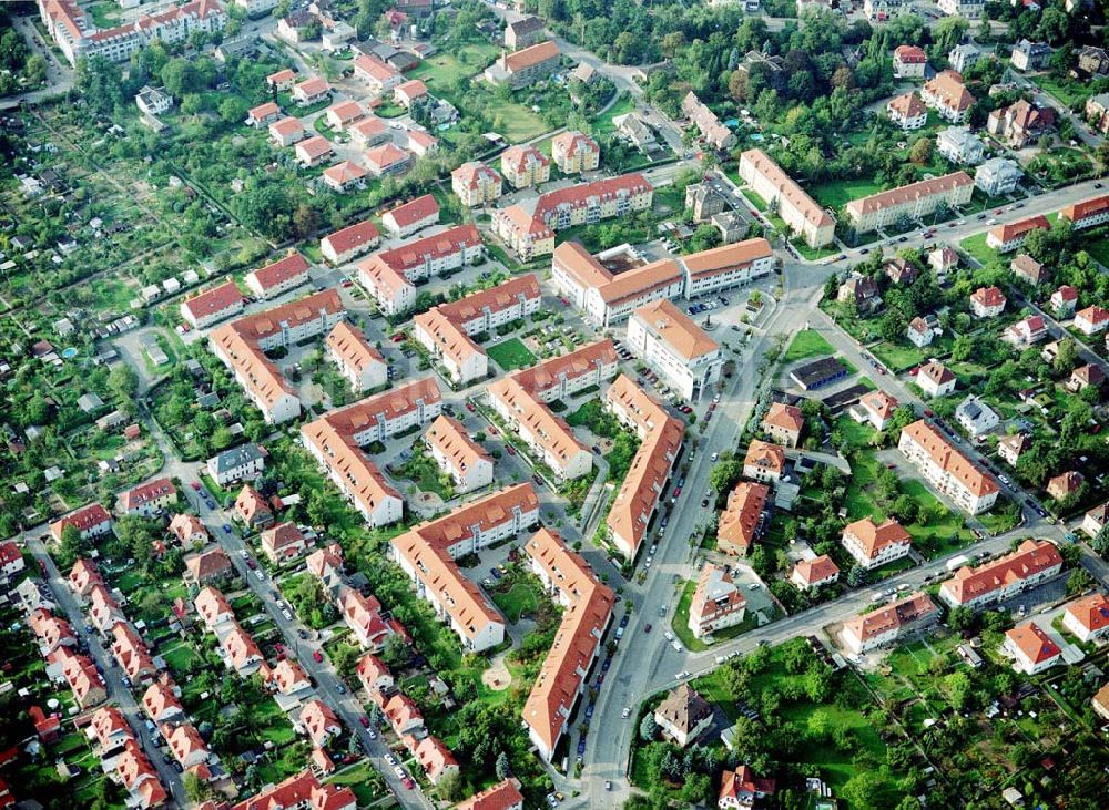 Dresden - Niedersedlitz von oben - Wohngebiet an der Lugauer Straße / Germanienweg in Dresden - Niedersedlitz - ein Projekt der MÜBAU.