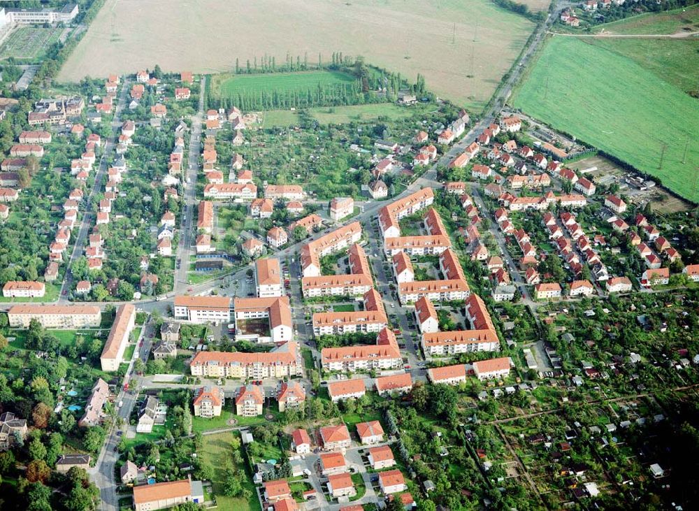 Dresden - Niedersedlitz aus der Vogelperspektive: Wohngebiet an der Lugauer Straße / Germanienweg in Dresden - Niedersedlitz - ein Projekt der MÜBAU.