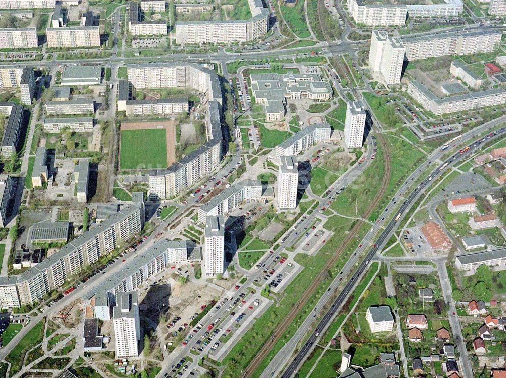 Berlin - Marzahn aus der Vogelperspektive: Wohngebiet an der Marzahner Promenade in Berlin - Marzahn.