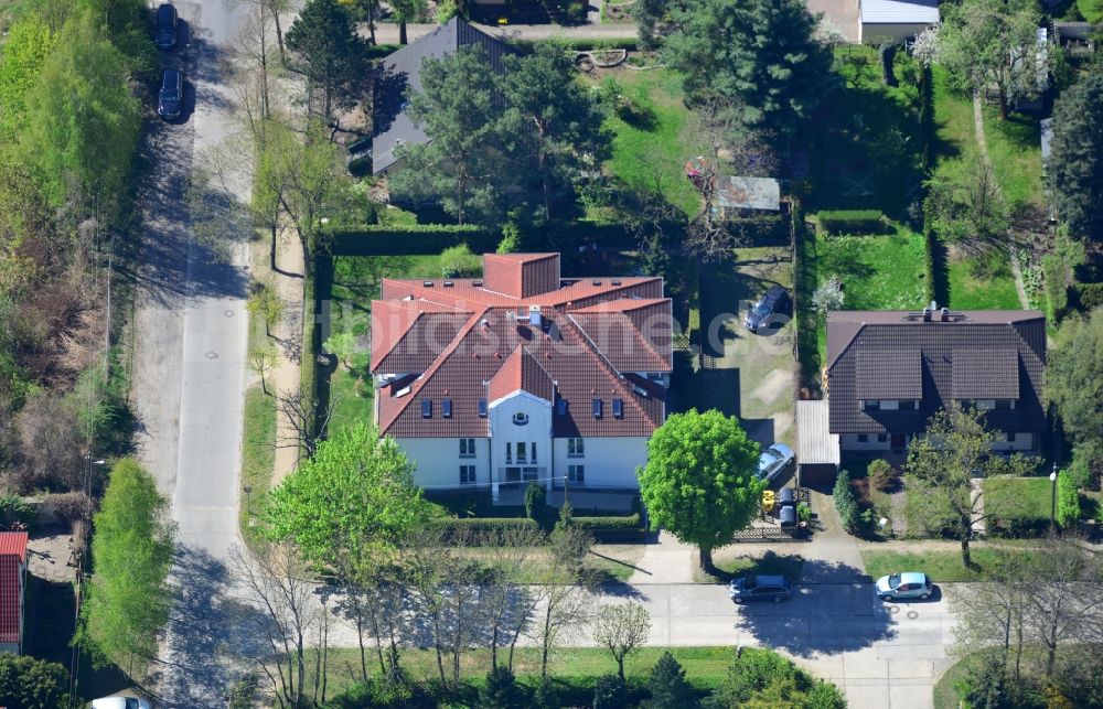 Luftaufnahme Berlin - Wohngebiet mit Ein- und Mehrfamilien - Wohnhäusern in Mahlsdorf im Bezirk Marzahn-Hellersdorf in Berlin