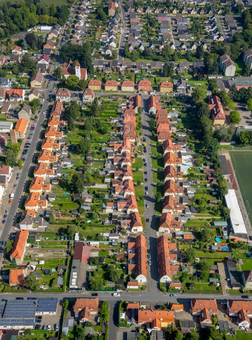 Ahlen von oben - Wohngebiet einer Mehrfamilienhaussiedlung in Ahlen im Bundesland Nordrhein-Westfalen