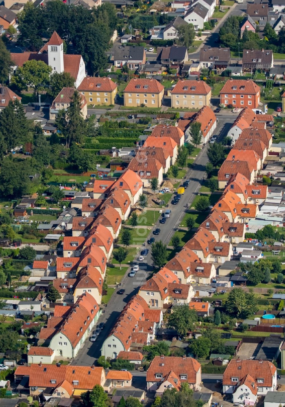 Luftaufnahme Ahlen - Wohngebiet einer Mehrfamilienhaussiedlung in Ahlen im Bundesland Nordrhein-Westfalen