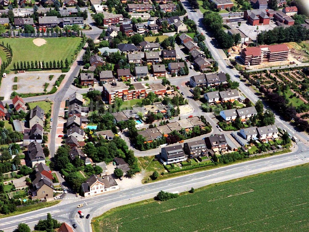 Luftaufnahme Bottrop - Wohngebiet einer Mehrfamilienhaussiedlung Alleestraße - Am Tollstock im Stadtteil Kirchhellen in Bottrop im Bundesland Nordrhein-Westfalen