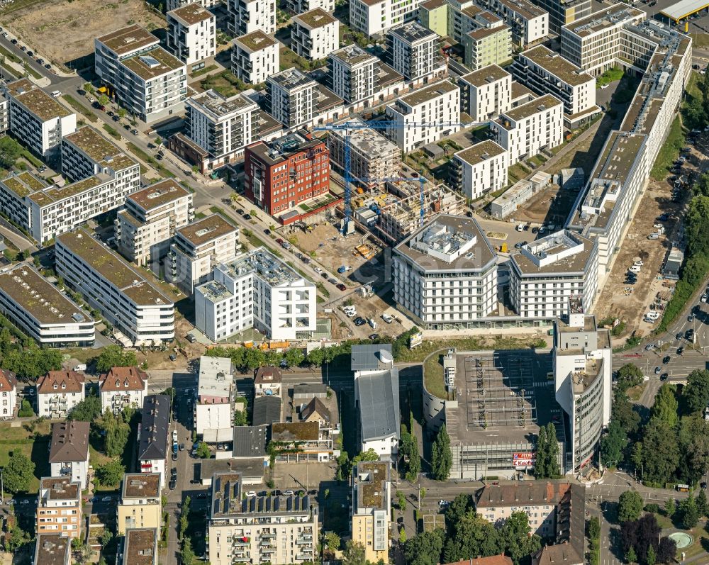 Luftbild Freiburg im Breisgau - Wohngebiet der Mehrfamilienhaussiedlung Alter Güterbahnhof in Freiburg im Breisgau im Bundesland Baden-Württemberg, Deutschland